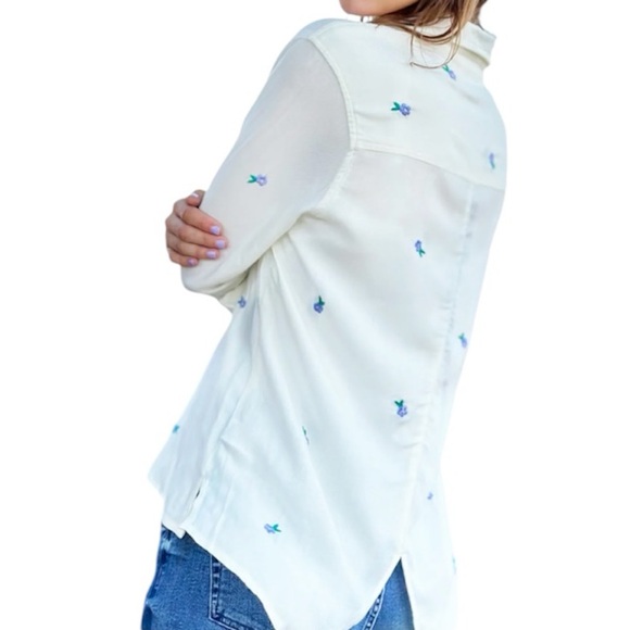 Billy T White Daisy Button Down Embroidered Floral Shirt - Picture 2 of 15